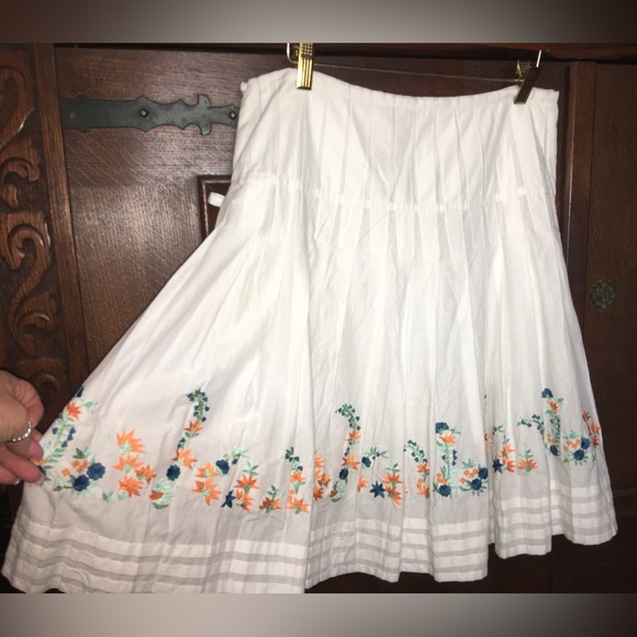 BCBG cotton skirt embroidered - Picture 4 of 11